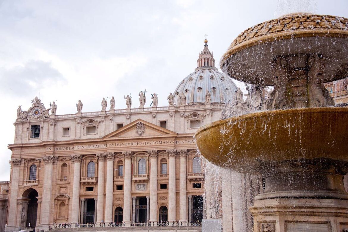 basilica-of-saint-peter-2875093_1280
